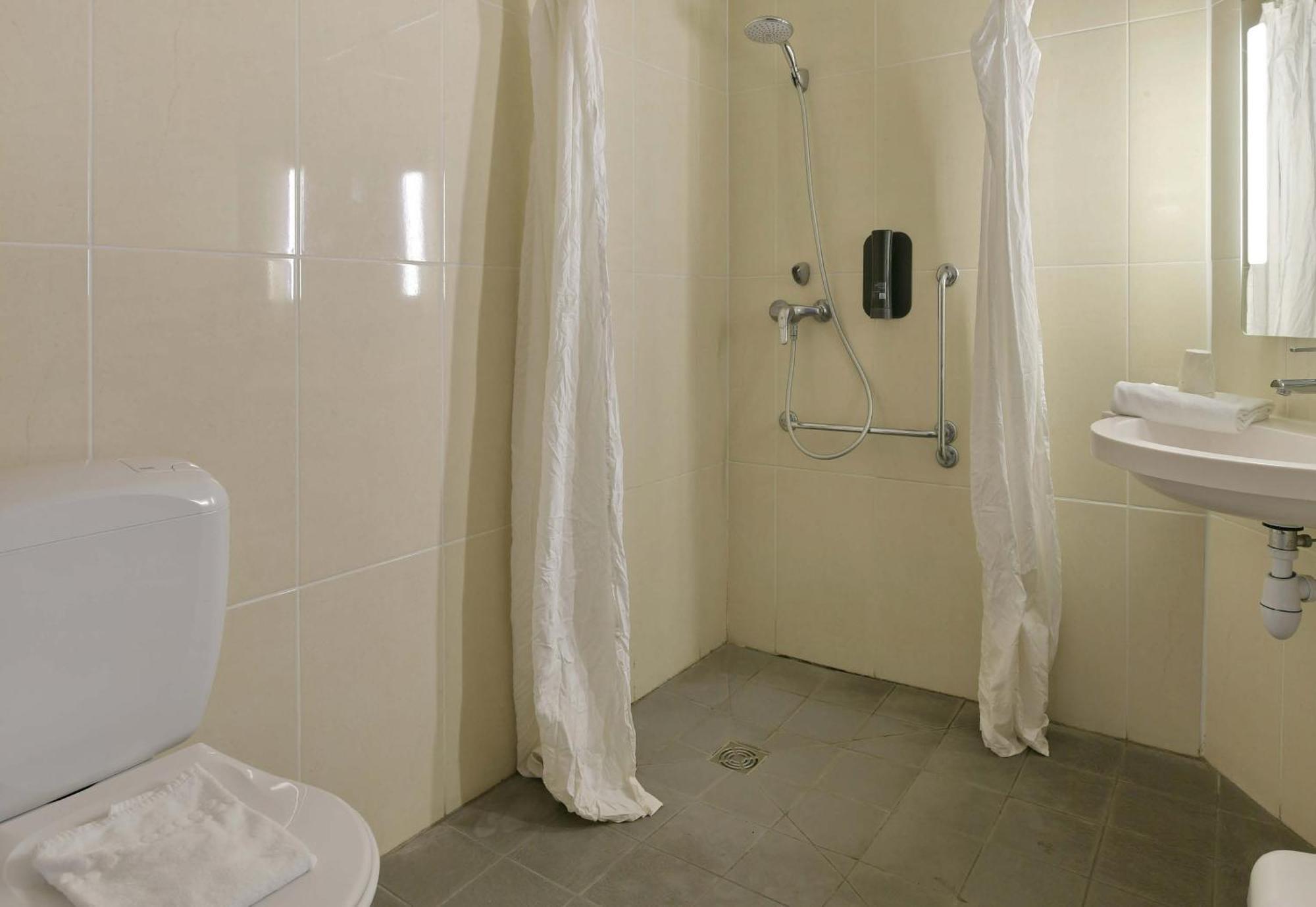 B&B Hotel Le Mans Nord 1 Saint-Saturnin  Eksteriør bilde